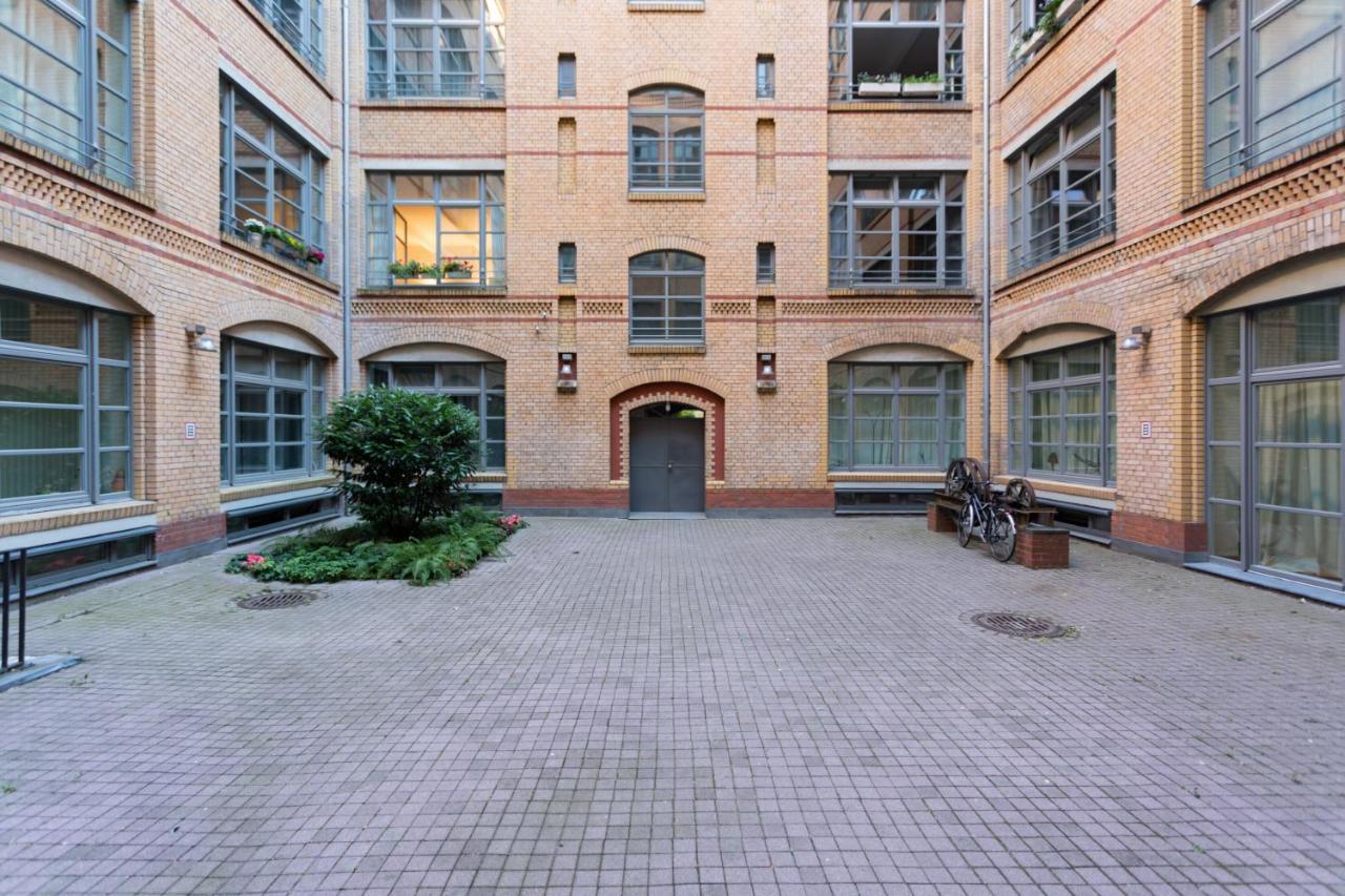 Apartamento The Melchior, Luxury Industry Loft In Mitte Up To 5 Ppl With 2 Bath Berlim